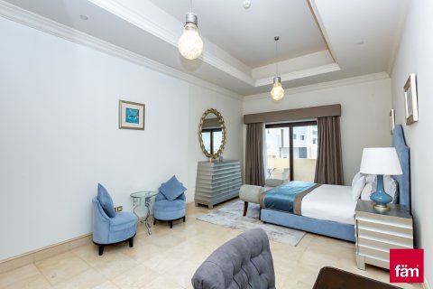 Apartment in Palm Jumeirah, Dubai, UAE 3 bedrooms, 455.9 sq.m. № 695344 - photo 14