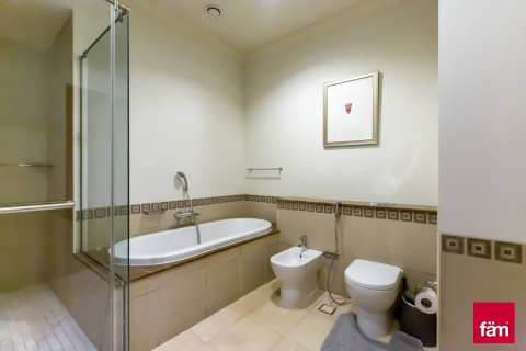 Apartment in Palm Jumeirah, Dubai, UAE 3 bedrooms, 455.9 sq.m. № 695344 - photo 25
