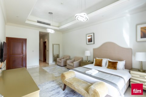 Apartment in Palm Jumeirah, Dubai, UAE 3 bedrooms, 455.9 sq.m. № 695344 - photo 17