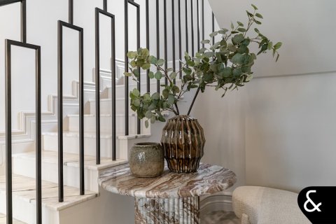 Villa til salgs i Palm Jumeirah, Dubai, Emiratene 5 soverom, 465 kvm Nr. 667726 - Foto 17