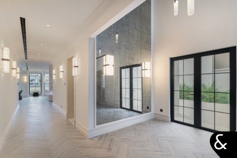 Villa til salgs i Palm Jumeirah, Dubai, Emiratene 5 soverom, 465 kvm Nr. 667726 - Foto 13