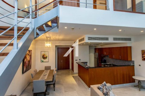 Зняти в оренду дуплекс в DIFC, Дубай, ОАЕ 2 спальні, 150м2, № 693620 - фото 3