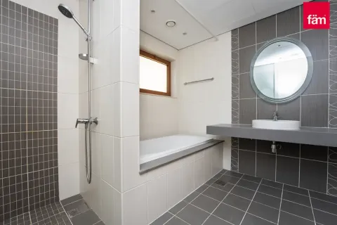 Adosado en Al Furjan, Dubai, EAU 3 dormitorios, 283.4 m² № 693000