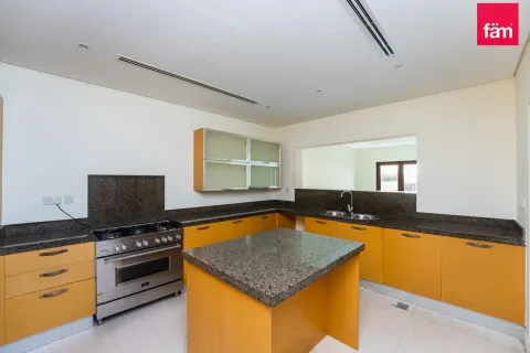 Townhouse in Al Furjan, Dubai, UAE 3 bedrooms, 283.4 sq.m. № 693000 - photo 2