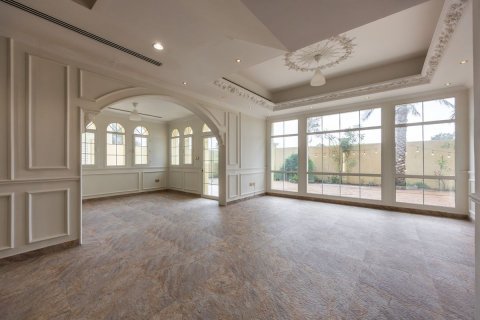 Komerční nemovitost v Baniyas, Abu Dhabi, SAE 5 ložnice, 508 m² Č.: 594963 - fotografie 2