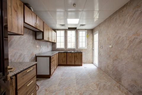Komerční nemovitost v Baniyas, Abu Dhabi, SAE 5 ložnice, 508 m² Č.: 594963 - fotografie 8