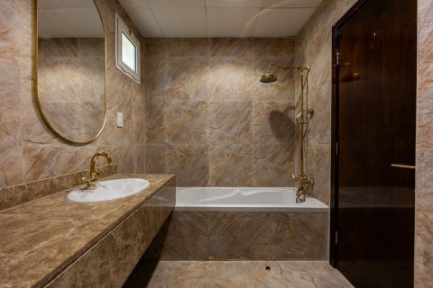 Komerční nemovitost v Baniyas, Abu Dhabi, SAE 5 ložnice, 508 m² Č.: 594963 - fotografie 14