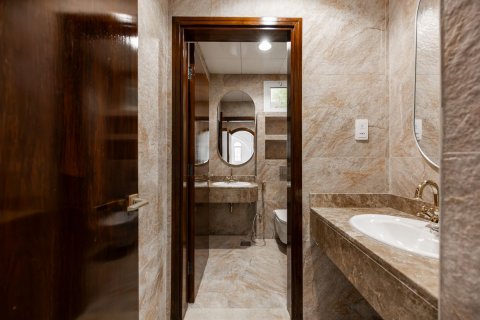 Komerční nemovitost v Baniyas, Abu Dhabi, SAE 5 ložnice, 508 m² Č.: 594963 - fotografie 17