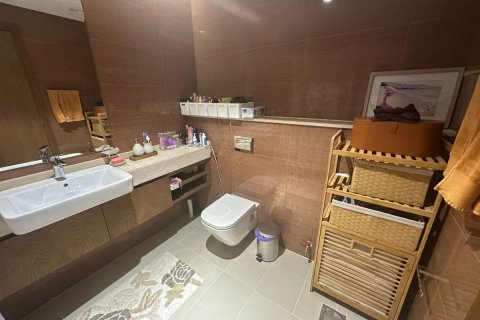 Apartment in Al Reem Island, Abu Dhabi, UAE 2 bedrooms, 214 sq.m. № 595069 - photo 11
