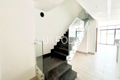 Townhouse in Jumeirah Golf Estates, Dubai, UAE 4 bedrooms, 322 sq.m. № 628343 - photo 2