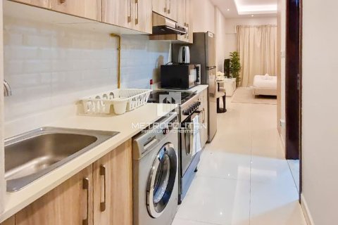 Lägenhet till försäljning i Dubai Sports City, Dubai, UAE 31 kvm Nr. 730236 - fotografi 3