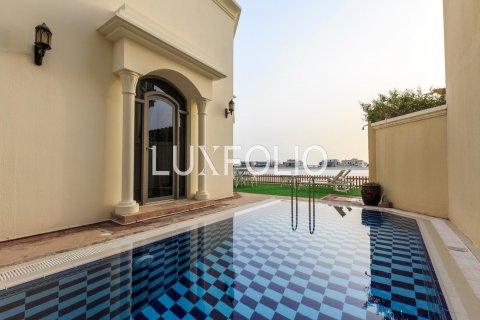 Villa in affitto a Palm Jumeirah, Dubai, EAU 4 camere da letto, 622 mq. № 628297 - foto 2