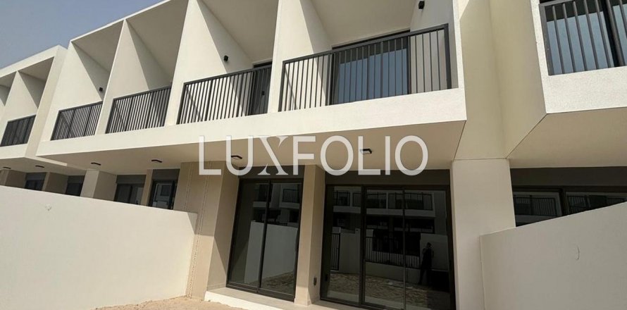 Townhouse in Town Square, Dubai, UAE 3 bedrooms, 189 sq.m. № 628294