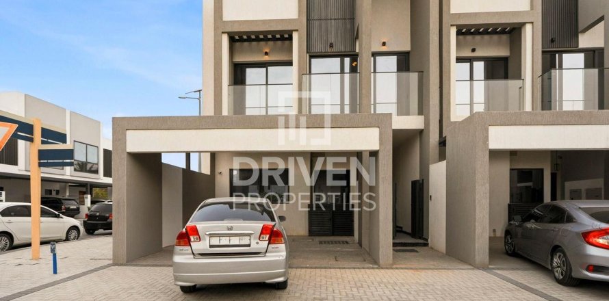 Villa a Al Furjan, Dubai, EAU 4 camere da letto, 223.99 mq. № 746745
