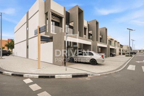 Villa in affitto a Al Furjan, Dubai, EAU 4 camere da letto, 223.99 mq. № 746745 - foto 2