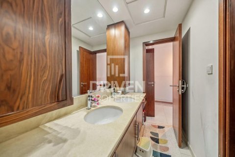Apartment in Downtown Dubai (Downtown Burj Dubai), Dubai, UAE 3 bedrooms, 221.02 sq.m. № 746742 - photo 14
