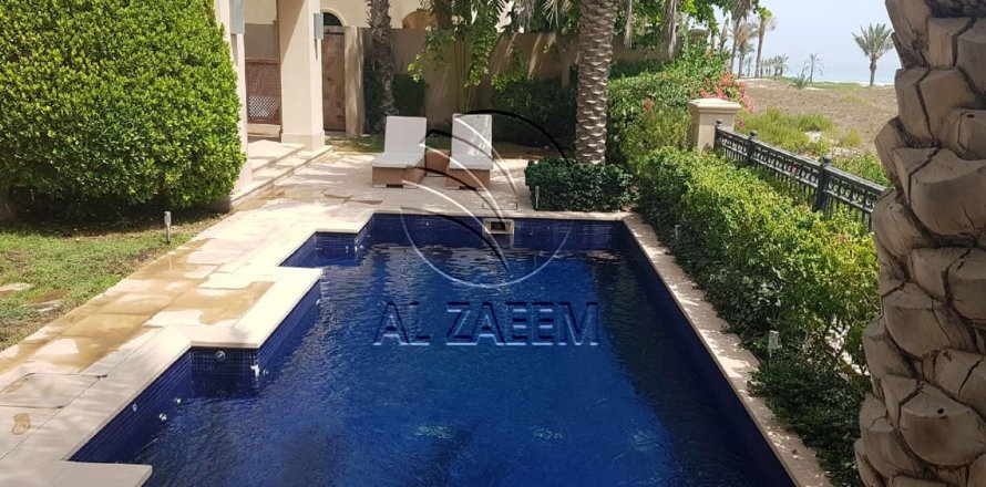 Villa on the Saadiyat Island, Abu Dhabi, UAE 4 bedrooms, 695 sq.m. № 616021