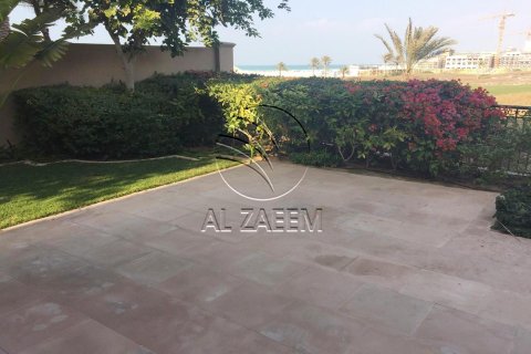 Villa on the Saadiyat Island, Abu Dhabi, UAE 4 bedrooms, 695 sq.m. № 616021 - photo 5