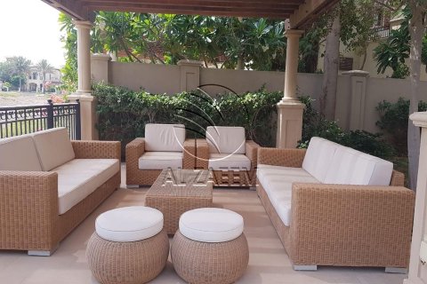 Villa on the Saadiyat Island, Abu Dhabi, UAE 4 bedrooms, 695 sq.m. № 616021 - photo 12