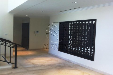 Villa on the Saadiyat Island, Abu Dhabi, UAE 4 bedrooms, 695 sq.m. № 616021 - photo 6