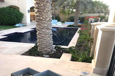 Villa on the Saadiyat Island, Abu Dhabi, UAE 4 bedrooms, 695 sq.m. № 616021 - photo 2