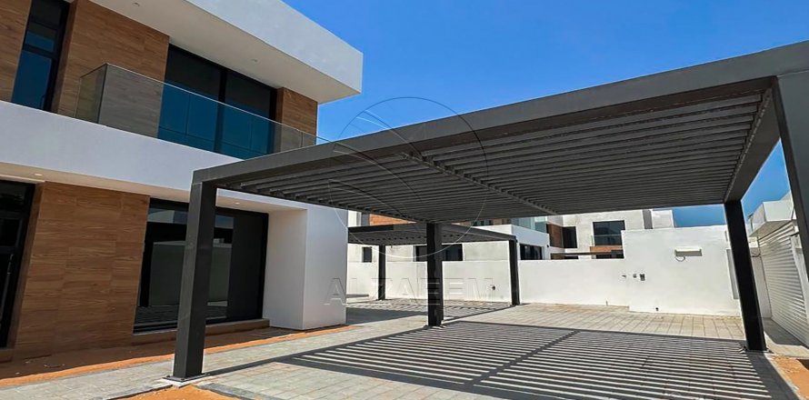 Vilë në Saadiyat Island, Abu Dhabi, Emiratet e Bashkuara Arabe 5 dhoma gjumi, 894 m2. № 616019