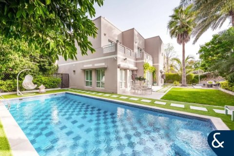 Купити віллу в Meadows, Дубай, ОАЕ 5 спалень, 369м2, № 667201 - фото 1