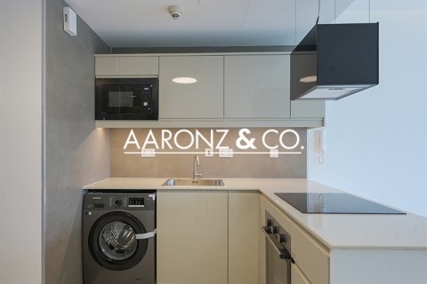 Appartamento in vendita a Jumeirah Lake Towers, Dubai, EAU 1 camera da letto, 72 mq. № 681178 - foto 9