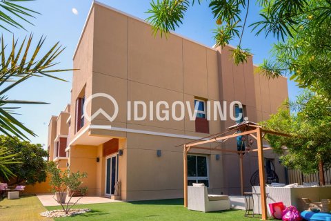 Βίλα σε Al Barsha, Dubai, ΗΑΕ 3 υπνοδωμάτια, 281 τ.μ. Αρ. 604094 - φωτογραφία 2