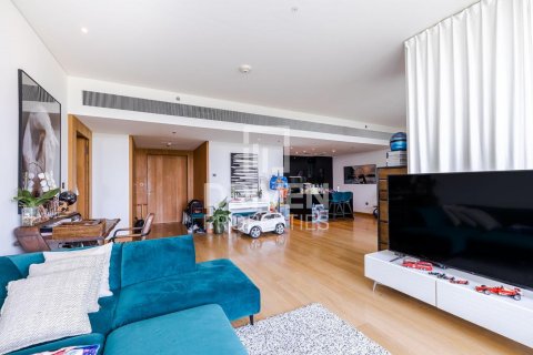 Apartment in Jumeirah, Dubai, UAE 1 bedroom, 146 sq.m. № 601980 - photo 15