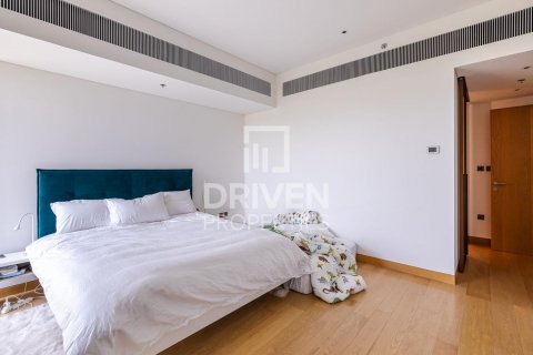 Apartment in Jumeirah, Dubai, UAE 1 bedroom, 146 sq.m. № 601980 - photo 10