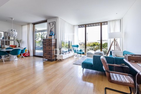 Apartment in Jumeirah, Dubai, UAE 1 bedroom, 146 sq.m. № 601980 - photo 1