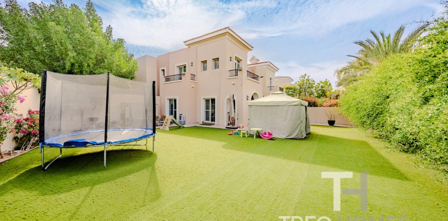 Villa in Arabian Ranches, Dubai, UAE 3 bedrooms, 253 sq.m. № 586412