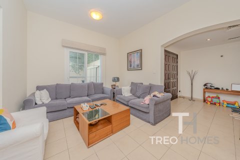 Villa in Arabian Ranches, Dubai, UAE 3 bedrooms, 253 sq.m. № 586412 - photo 6