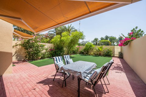 Villa in The Springs, Dubai, UAE 3 bedrooms, 255 sq.m. № 750316 - photo 14