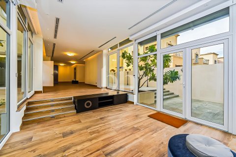 The Springs, Dubai, UAE의 임대용 타운하우스 침실 3개, 351.08제곱미터 번호 750301 - 사진 2