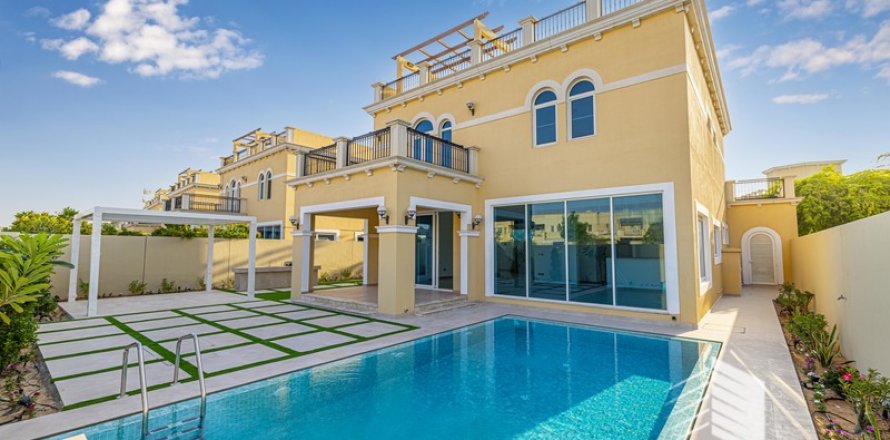 Villa in Jumeirah Park, Dubai, UAE 4 bedrooms, 385.92 sq.m. № 571386