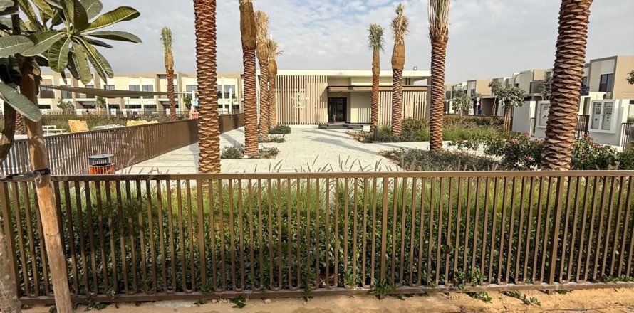 Kuća u nizu u gradu Dubai, UAE 3 spavaće sobe, 167.1 m2 Br. 704040