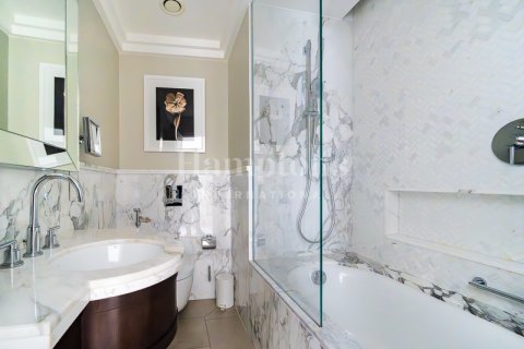 Huoneisto Downtown Dubai (Downtown Burj Dubai), Arabiemiraatit 2 makuuhuonetta, 162.60997896 m2 № 651642 - kuva 5