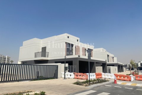 Vila v Dubai South (Dubai World Central), SAE 3 ložnice, 253.66699635 m² Č.: 585075 - fotografie 17