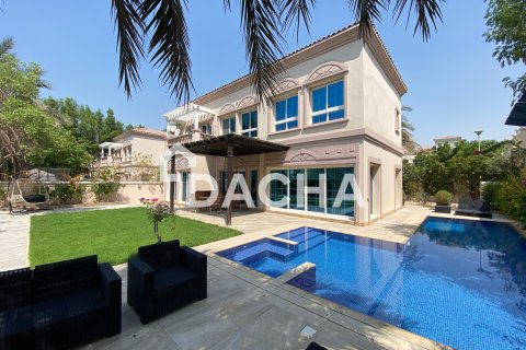 Villa a Jumeirah Village Triangle, Dubai, EAU 3 camere da letto, 626 mq. № 706880