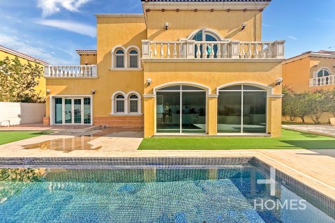Villa para arrendamento em Jumeirah Park, Dubai, EAU 5 quartos, 436 m2 № 586538 - foto 2