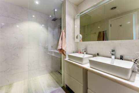 Villa i The Lakes, Dubai, UAE 3 sovrum, 244.149 kvm Nr. 693477