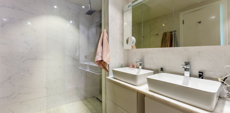 阿联酋 Dubai The Lakes 别墅  3 卧, 244.149 平方米 , 编号 693477