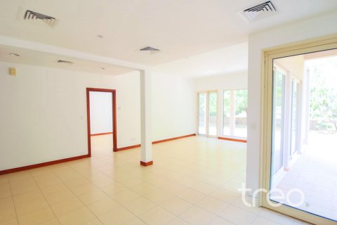 Villa à louer à Arabian Ranches, Dubai, EAU 3 chambres, 294.13 m2 № 753761 - photo 15