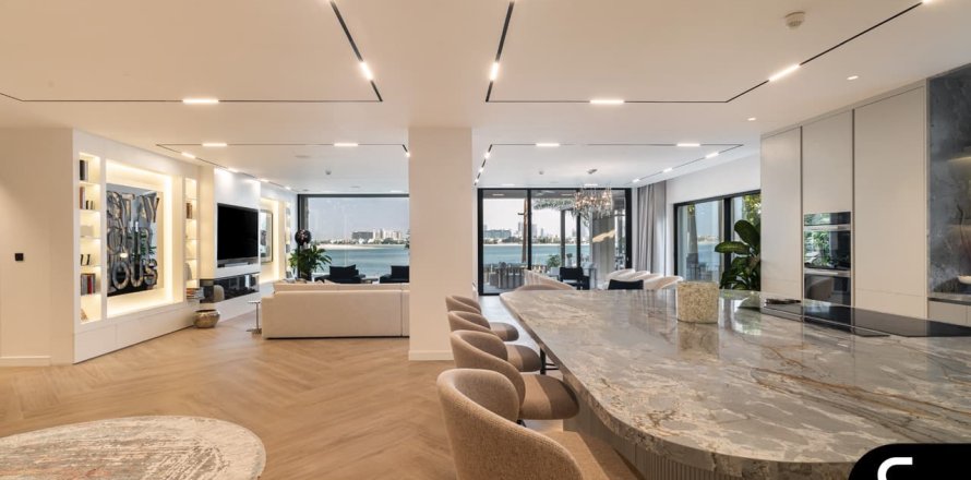 Vilă în Palm Jumeirah, Dubai, EAU 5 dormitoare, 1292 mp.  №666911
