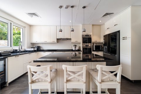 Villa in Discovery Gardens, Dubai, UAE 4 bedrooms, 362 sq.m. № 758437 - photo 4