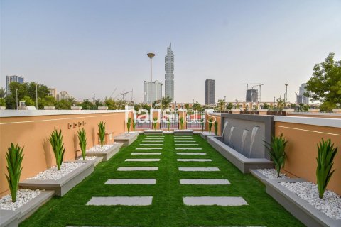 Townhouse in Jumeirah Village Triangle, Dubai, UAE 2 bedrooms, 152 sq.m. № 625779 - photo 1