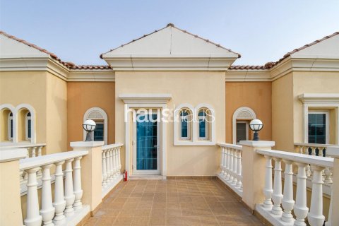 Townhouse in Jumeirah Village Triangle, Dubai, UAE 2 bedrooms, 152 sq.m. № 625779 - photo 11