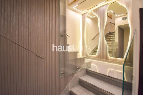 Townhouse in Jumeirah Village Triangle, Dubai, UAE 2 bedrooms, 152 sq.m. № 625779 - photo 4